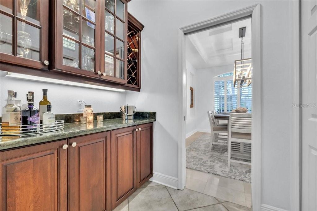 Image 33 of property listing at 709 COUNTRY MEADOWS WAY, Bradenton, FL 34212