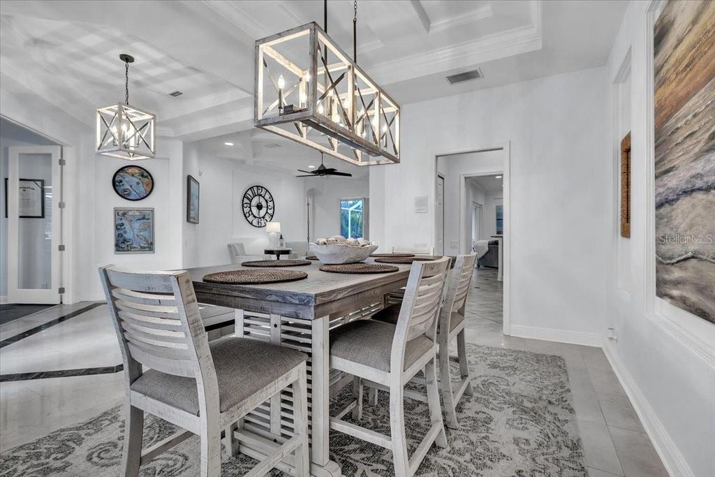 Image 36 of property listing at 709 COUNTRY MEADOWS WAY, Bradenton, FL 34212