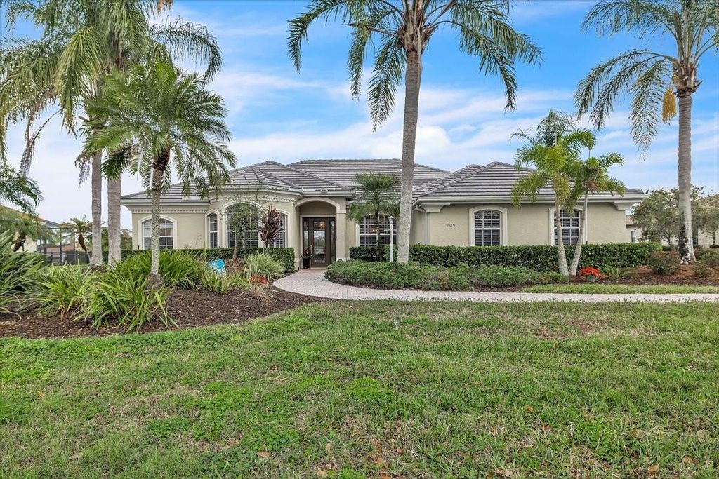 Image 5 of property listing at 709 COUNTRY MEADOWS WAY, Bradenton, FL 34212