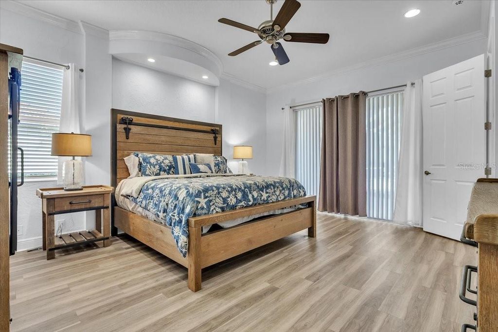 Image 41 of property listing at 709 COUNTRY MEADOWS WAY, Bradenton, FL 34212