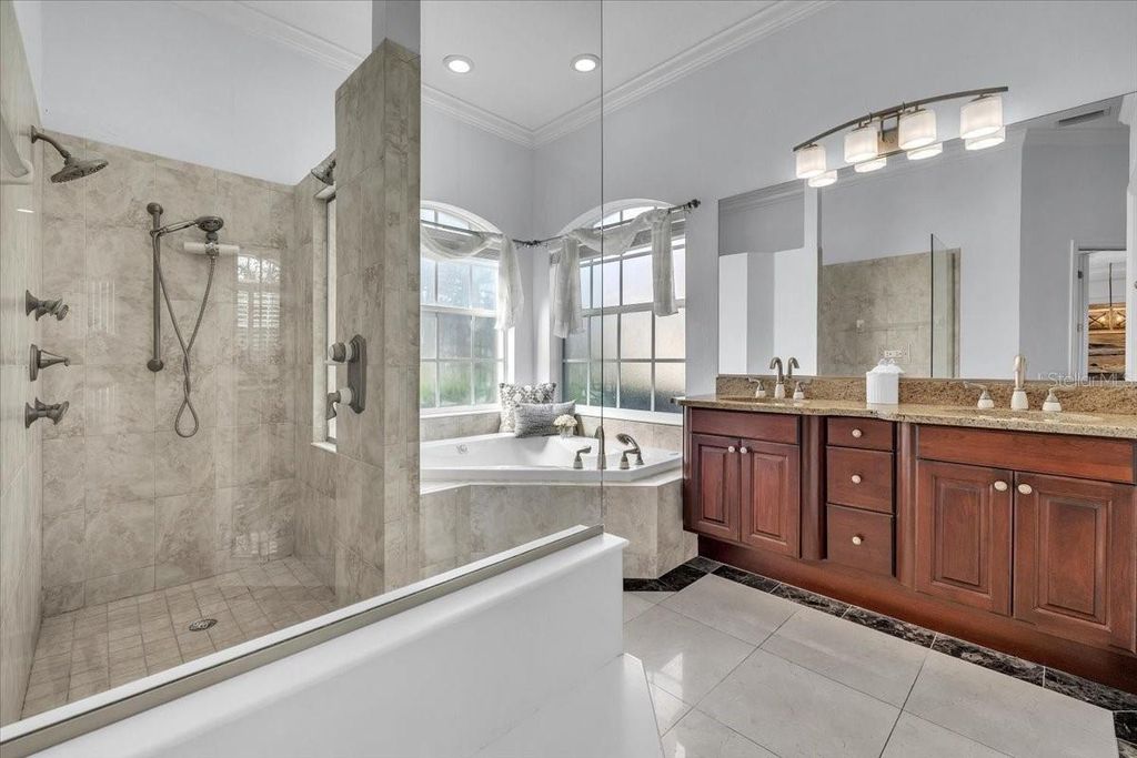 Image 42 of property listing at 709 COUNTRY MEADOWS WAY, Bradenton, FL 34212