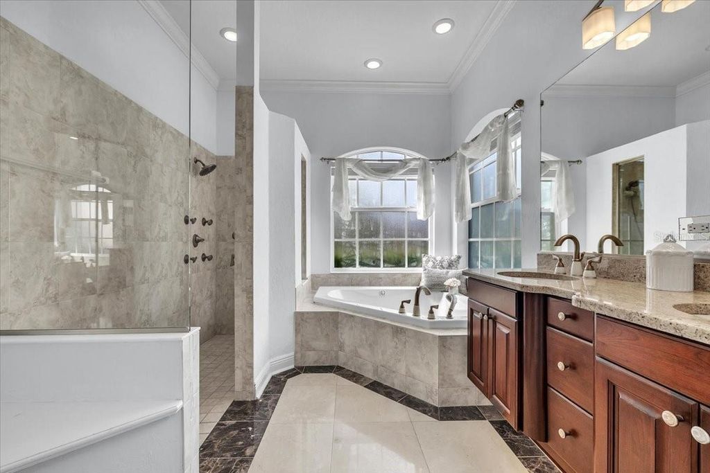 Image 44 of property listing at 709 COUNTRY MEADOWS WAY, Bradenton, FL 34212
