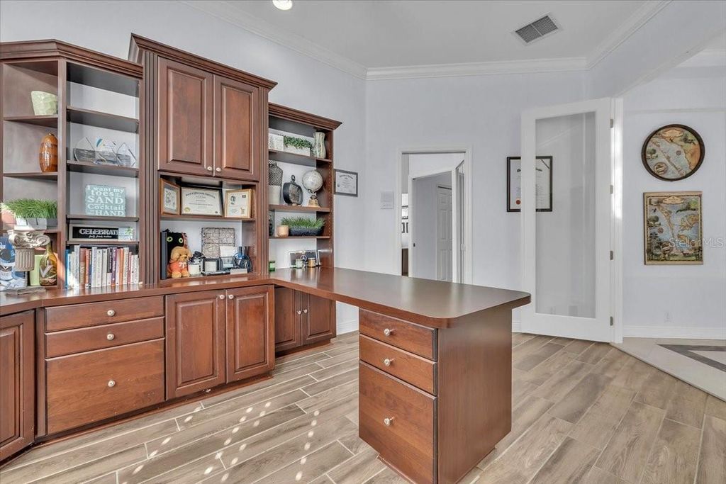 Image 49 of property listing at 709 COUNTRY MEADOWS WAY, Bradenton, FL 34212