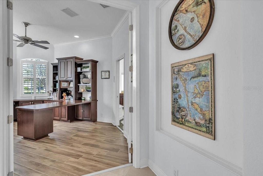 Image 50 of property listing at 709 COUNTRY MEADOWS WAY, Bradenton, FL 34212