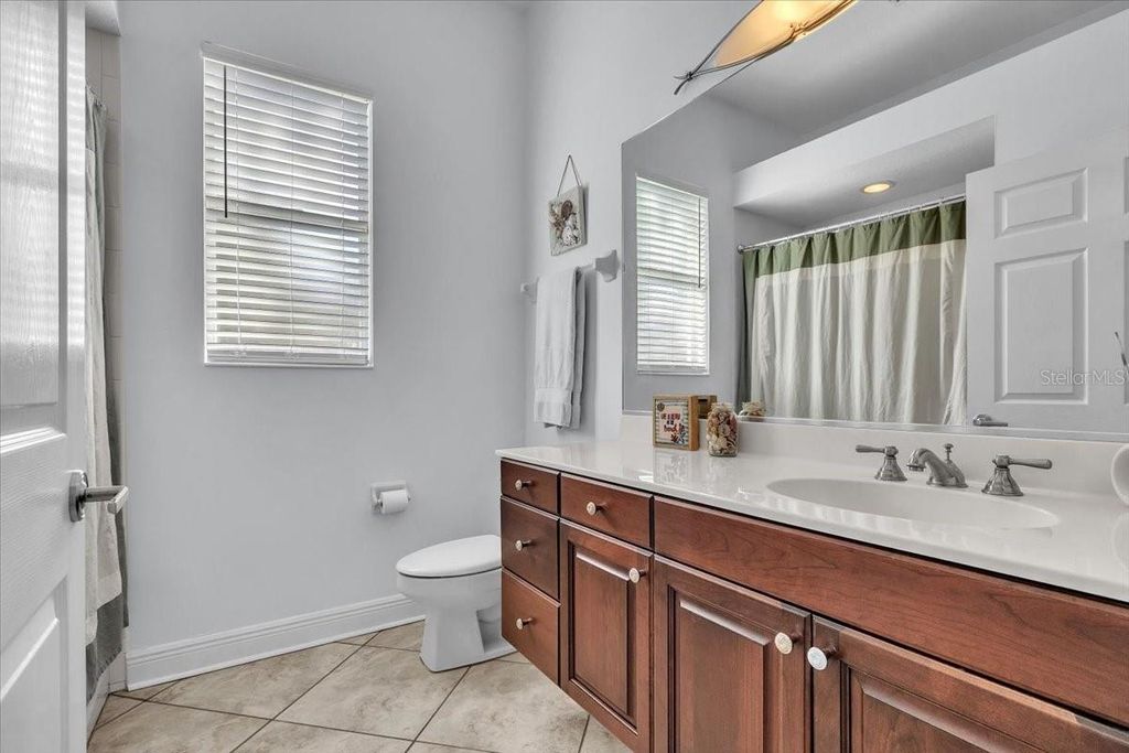Image 52 of property listing at 709 COUNTRY MEADOWS WAY, Bradenton, FL 34212