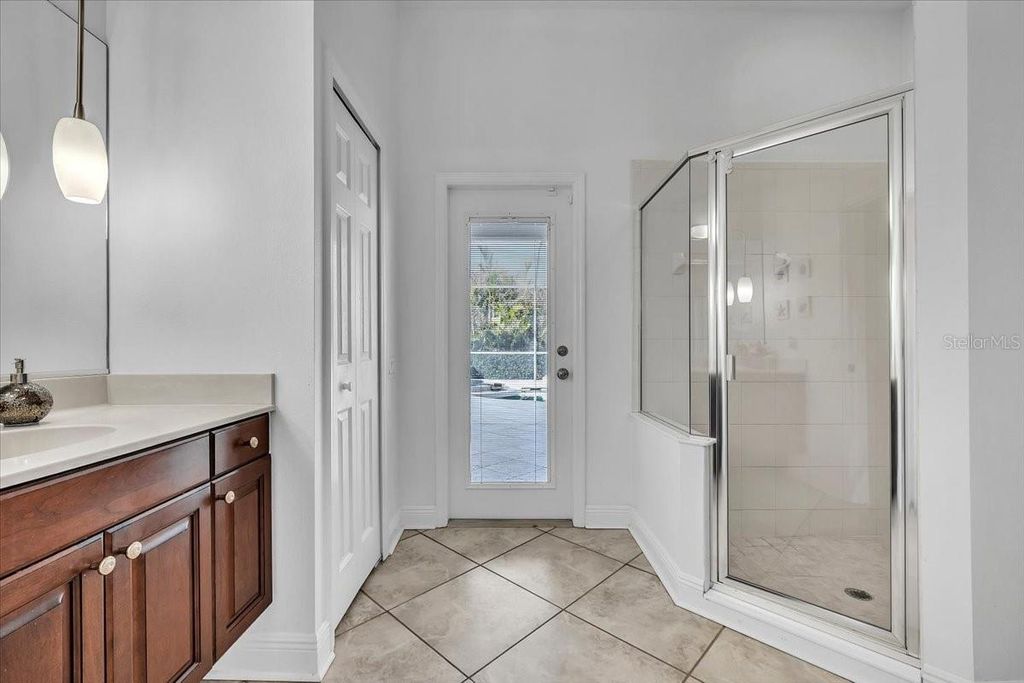 Image 57 of property listing at 709 COUNTRY MEADOWS WAY, Bradenton, FL 34212