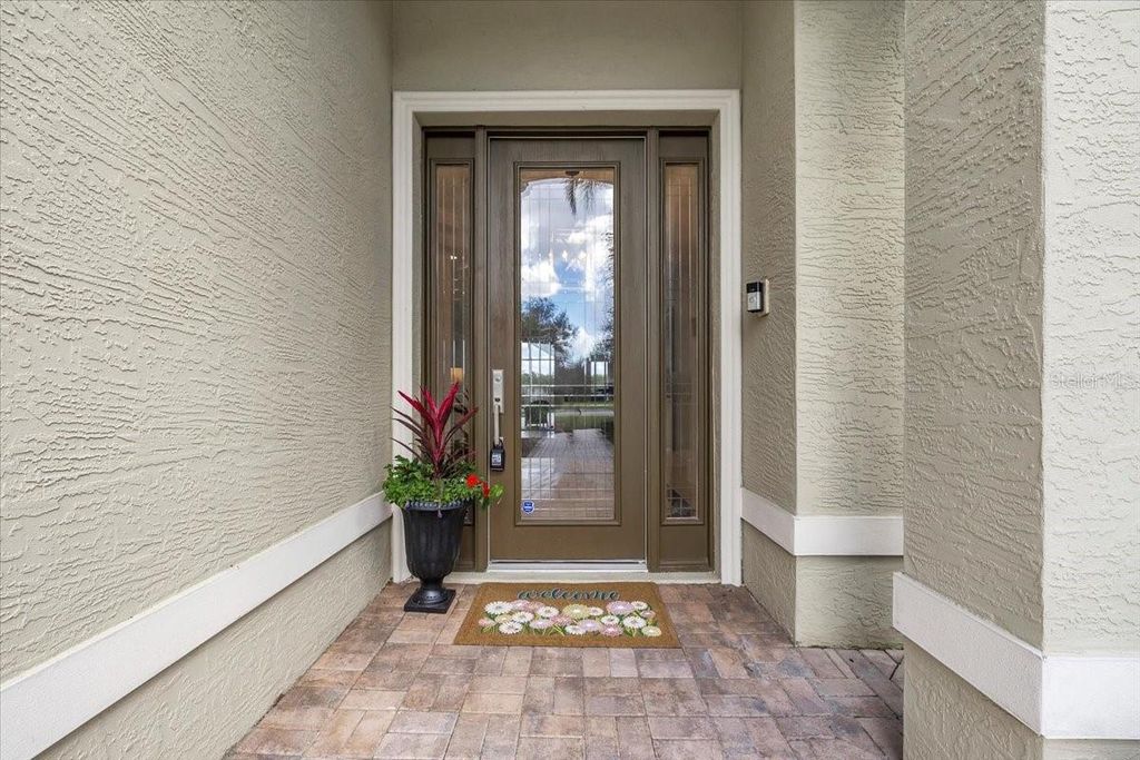 Image 7 of property listing at 709 COUNTRY MEADOWS WAY, Bradenton, FL 34212