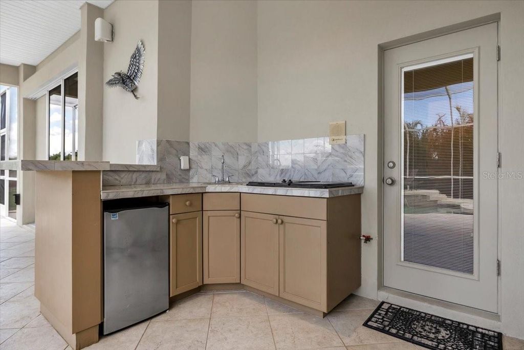 Image 69 of property listing at 709 COUNTRY MEADOWS WAY, Bradenton, FL 34212