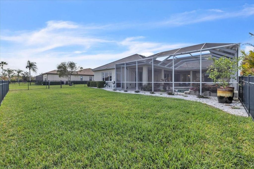 Image 79 of property listing at 709 COUNTRY MEADOWS WAY, Bradenton, FL 34212