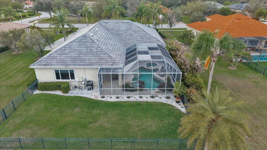 Image 82 of property listing at 709 COUNTRY MEADOWS WAY, Bradenton, FL 34212
