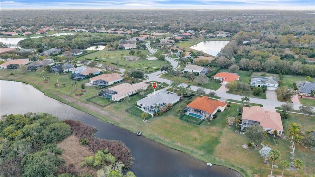Image 85 of property listing at 709 COUNTRY MEADOWS WAY, Bradenton, FL 34212