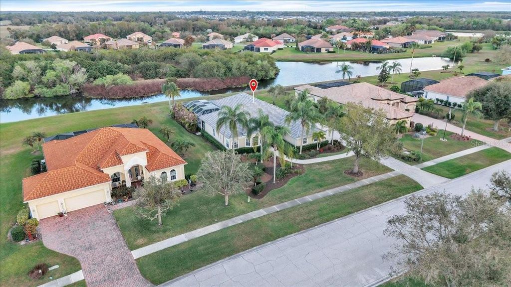 Image 87 of property listing at 709 COUNTRY MEADOWS WAY, Bradenton, FL 34212