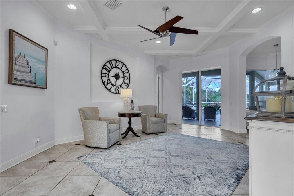 Image 10 of property listing at 709 COUNTRY MEADOWS WAY, Bradenton, FL 34212