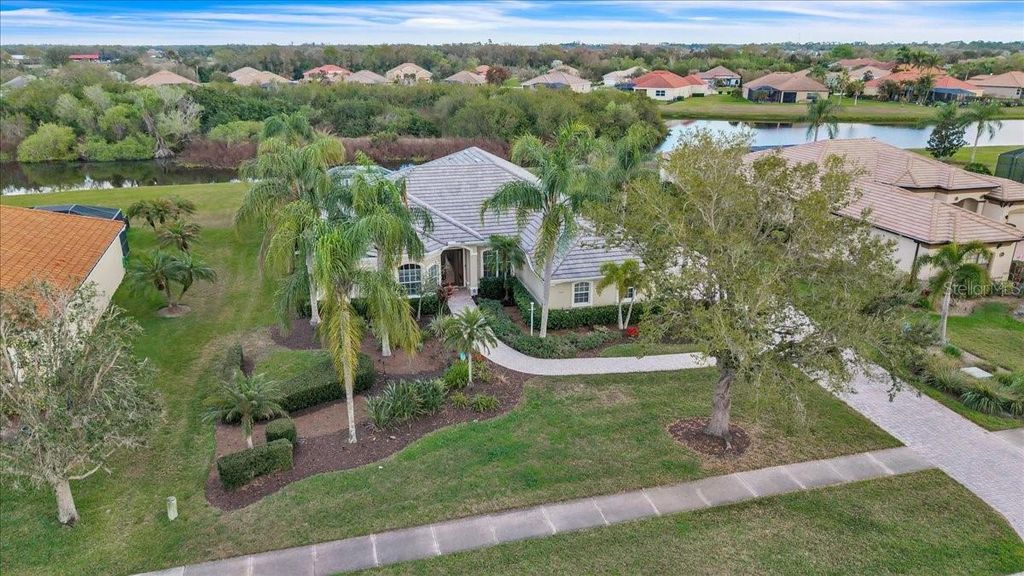 Image 92 of property listing at 709 COUNTRY MEADOWS WAY, Bradenton, FL 34212