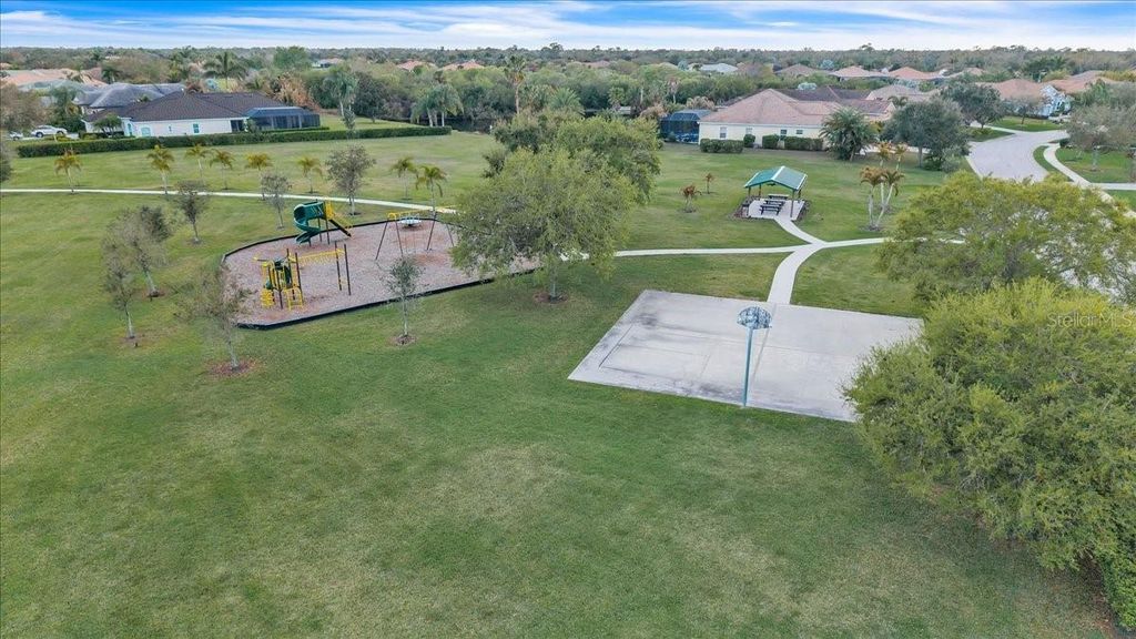 Image 95 of property listing at 709 COUNTRY MEADOWS WAY, Bradenton, FL 34212