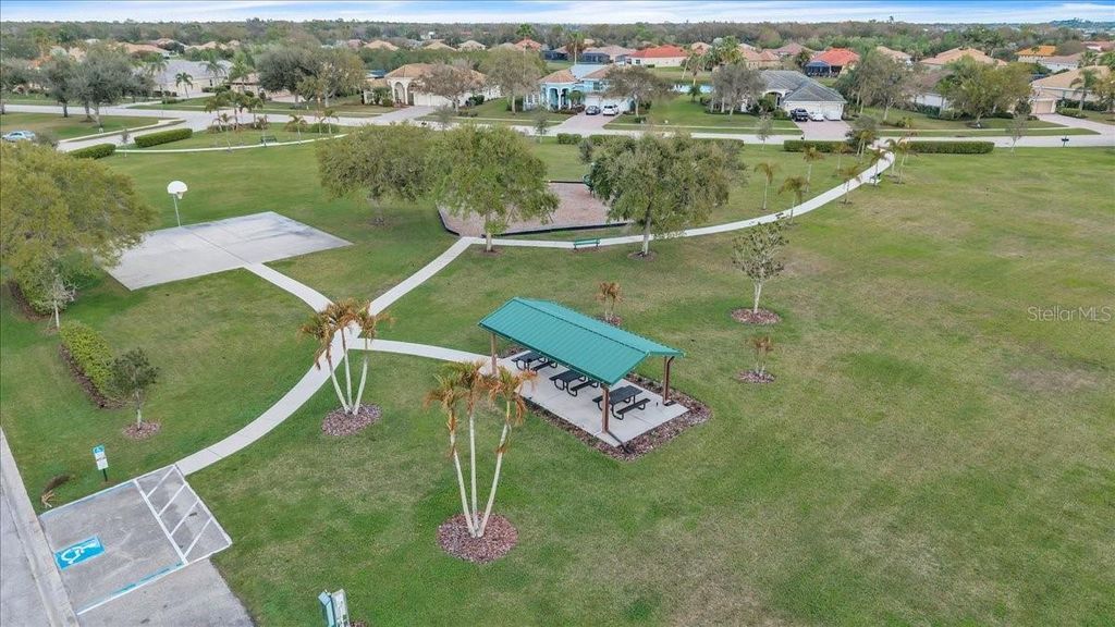 Image 96 of property listing at 709 COUNTRY MEADOWS WAY, Bradenton, FL 34212