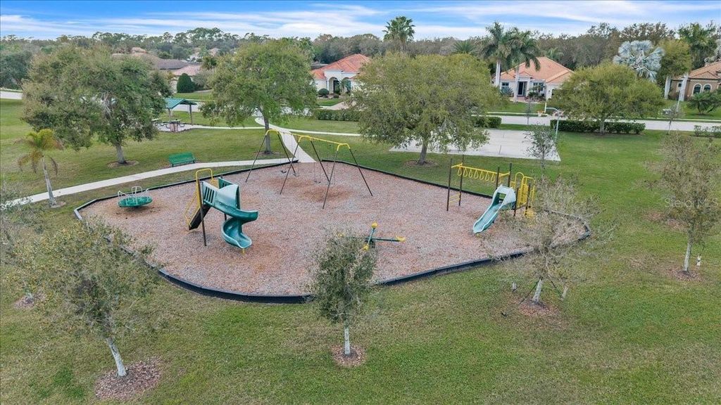 Image 97 of property listing at 709 COUNTRY MEADOWS WAY, Bradenton, FL 34212
