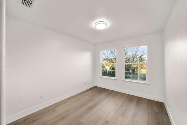 5333 Buckwood Way, Sacramento, CA 95835