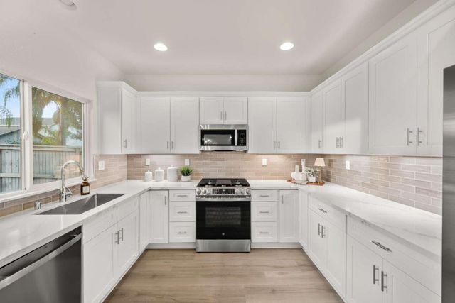 5333 Buckwood Way, Sacramento, CA 95835