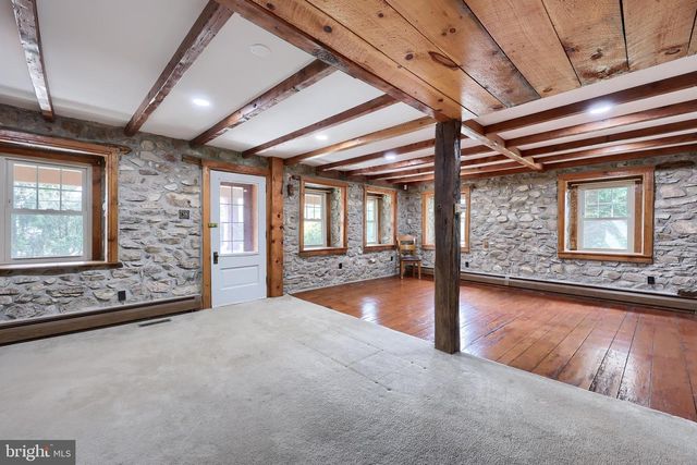 100 SEYLER RD, Fleetwood, PA 19522