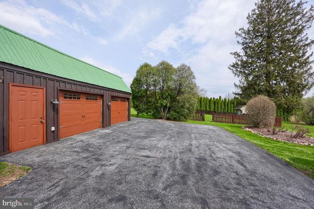 100 SEYLER RD, Fleetwood, PA 19522