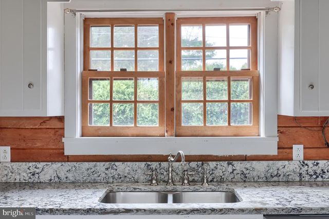 100 SEYLER RD, Fleetwood, PA 19522