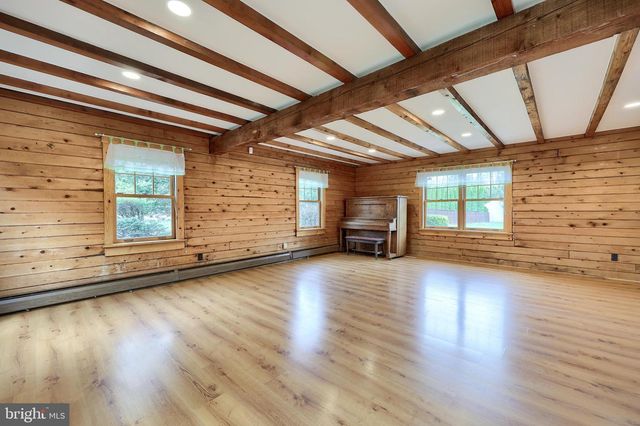 100 SEYLER RD, Fleetwood, PA 19522