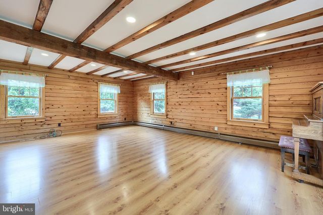 100 SEYLER RD, Fleetwood, PA 19522