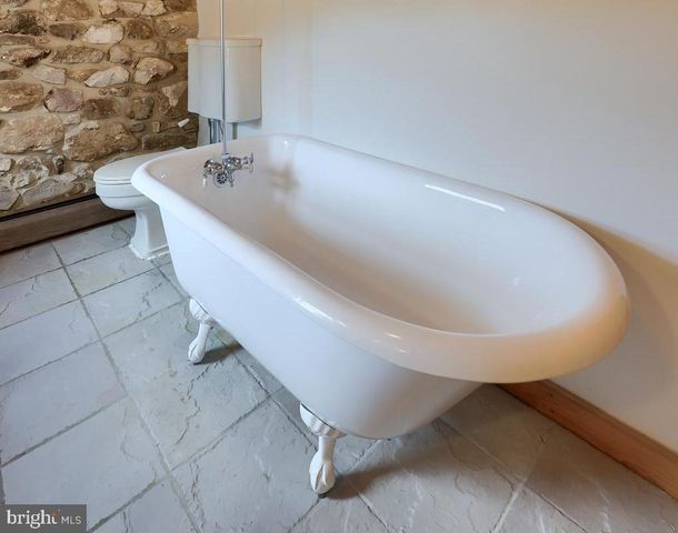 100 SEYLER RD, Fleetwood, PA 19522