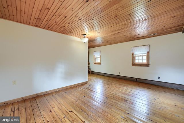 100 SEYLER RD, Fleetwood, PA 19522