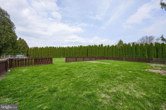 100 SEYLER RD, Fleetwood, PA 19522