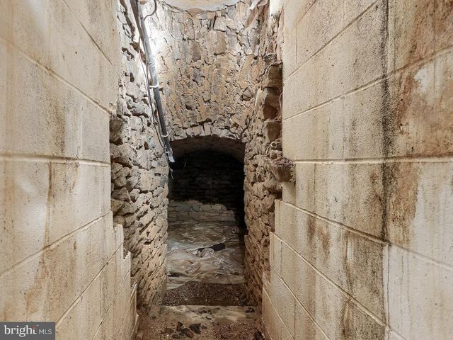 100 SEYLER RD, Fleetwood, PA 19522