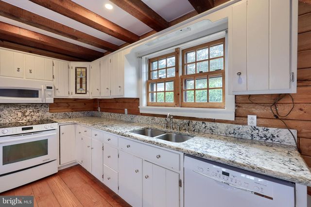 100 SEYLER RD, Fleetwood, PA 19522