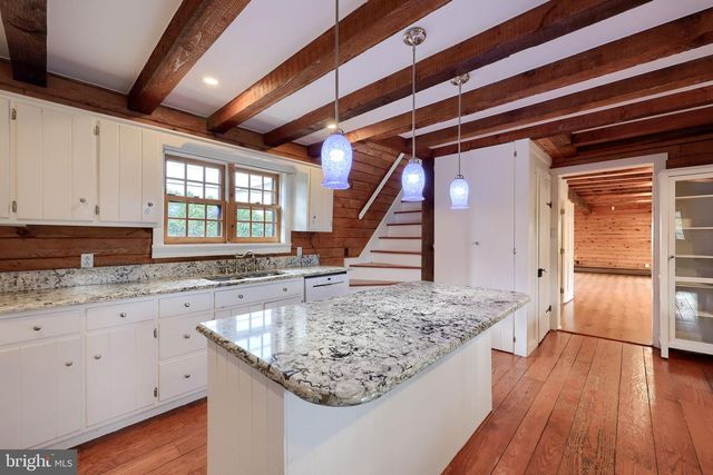 100 SEYLER RD, Fleetwood, PA 19522