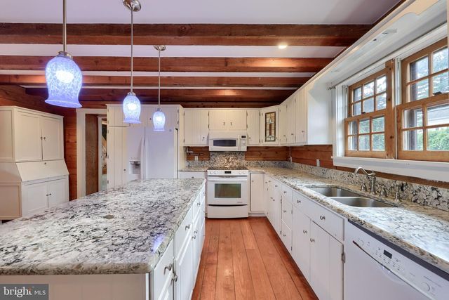 100 SEYLER RD, Fleetwood, PA 19522