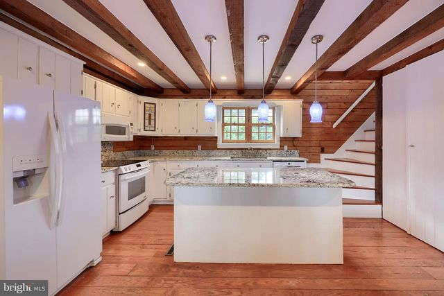 100 SEYLER RD, Fleetwood, PA 19522