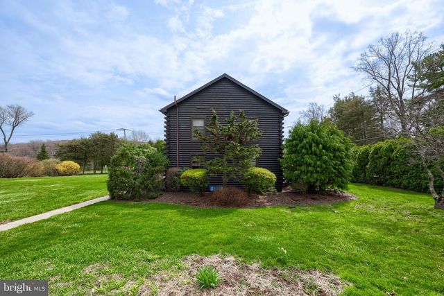 100 SEYLER RD, Fleetwood, PA 19522