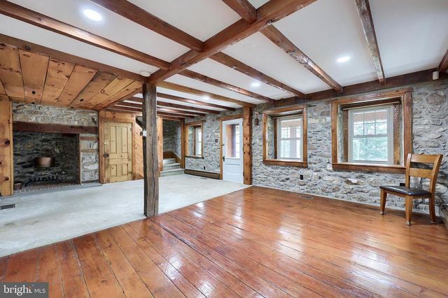 100 SEYLER RD, Fleetwood, PA 19522