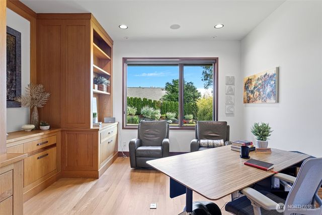 8631 NE 19th Place, Clyde Hill, WA 98004