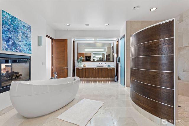 8631 NE 19th Place, Clyde Hill, WA 98004