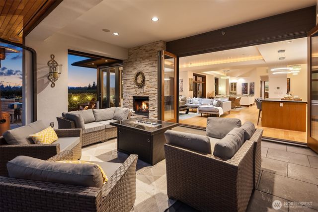 8631 NE 19th Place, Clyde Hill, WA 98004