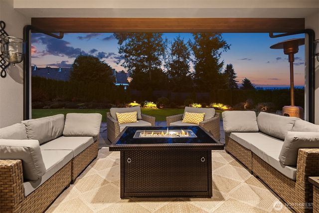 8631 NE 19th Place, Clyde Hill, WA 98004