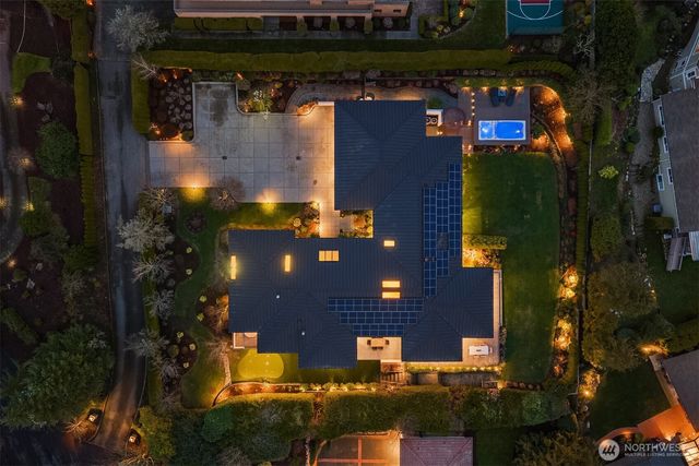 8631 NE 19th Place, Clyde Hill, WA 98004