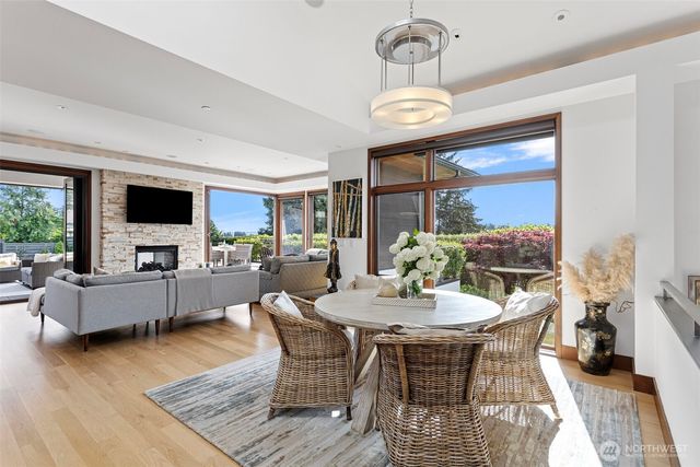 8631 NE 19th Place, Clyde Hill, WA 98004