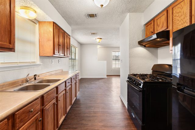 1501 S 29th Street, Waco, TX 76711