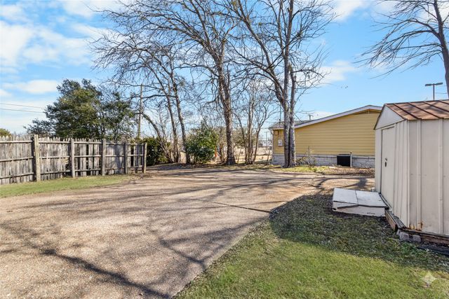 1501 S 29th Street, Waco, TX 76711