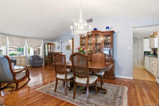 33 Fraternity Lane, Stony Brook, NY 11790