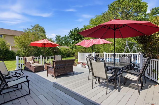 33 Fraternity Lane, Stony Brook, NY 11790