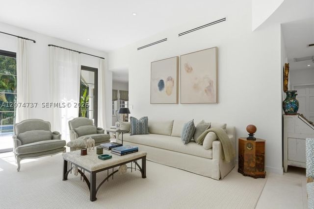 2532 NW Lake Ave, Miami Beach, FL 33140
