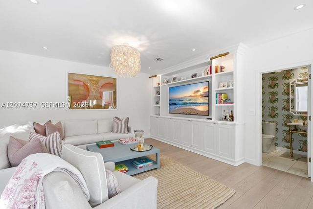 2532 NW Lake Ave, Miami Beach, FL 33140